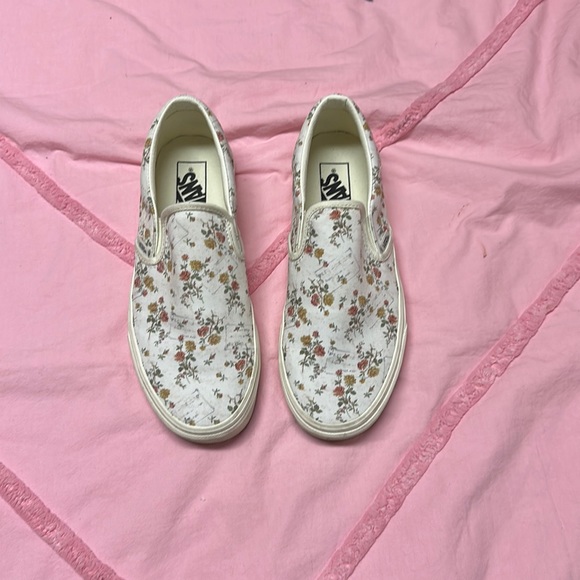 Vans Shoes - Vans women’s size 9